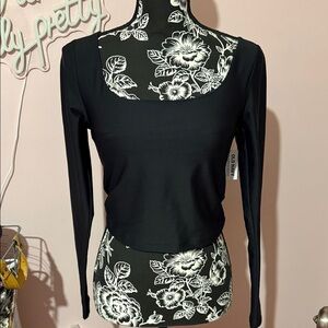 Old Navy Black Long Sleeve Crop Top